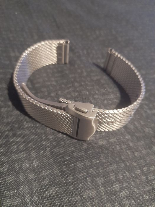 Меш верига чисто нова