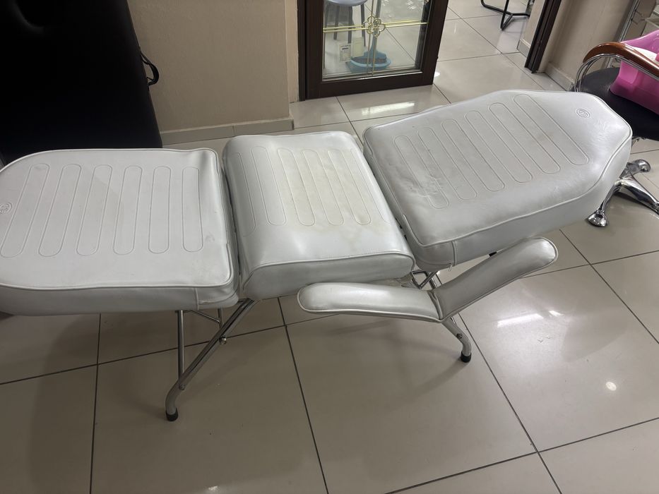 Продается кушетка  наращивание ресниц