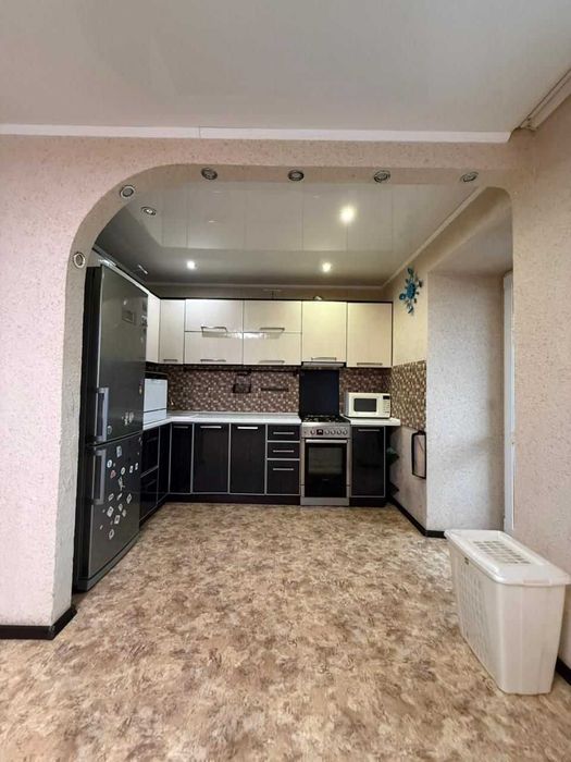 3-х комнатная р-н магазина Пирамида