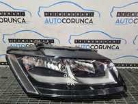 Far Dreapta Audi Q5 2008 - 2012 SUV 4 Usi (956) Fara xenon