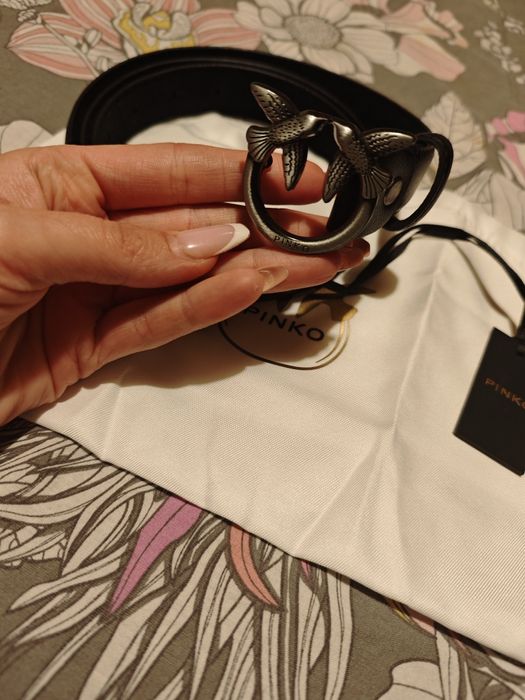 Продавам Колан Pinko