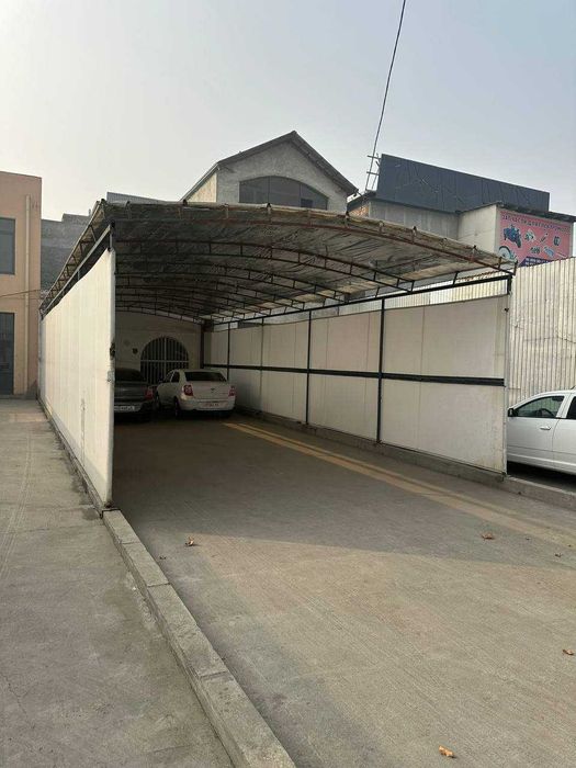 Arendaga yo’l boyidan joy bor. Dang’ara Baraka bozori ro’parasida.