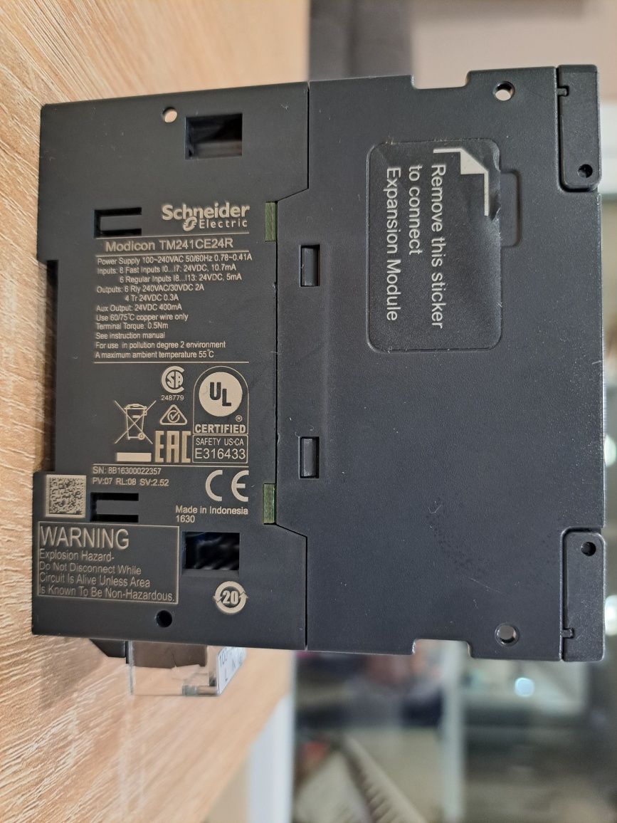 Контролер Schneider Electric TM241CE24R
