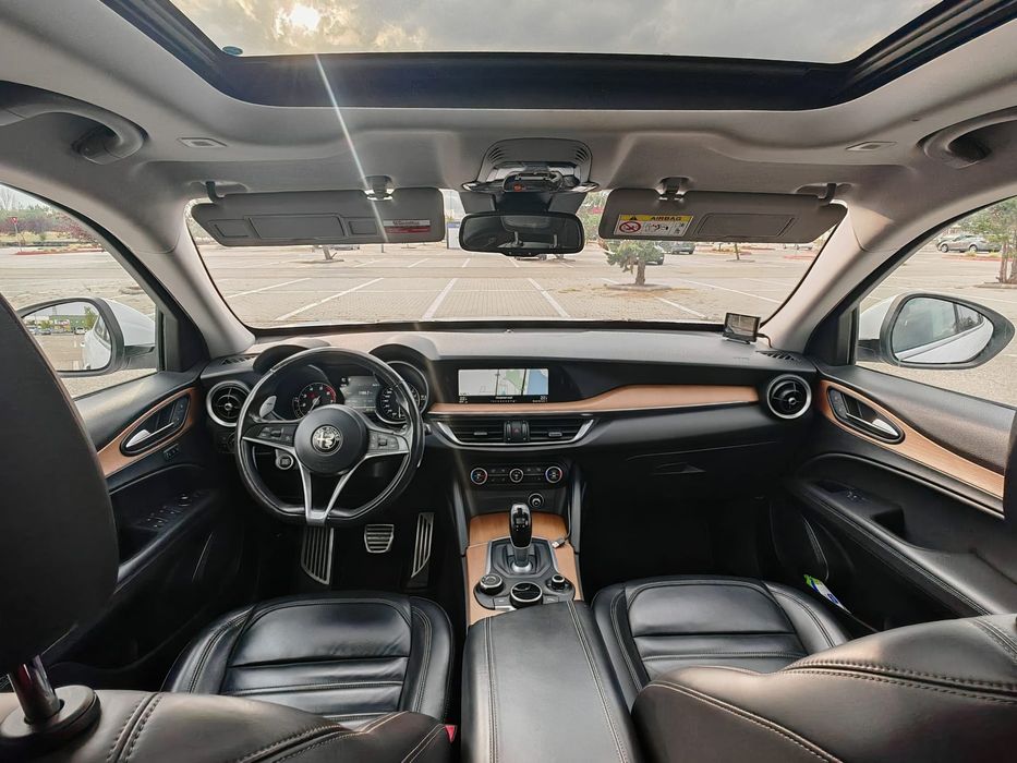 Alfa Romeo Stelvio 280 CP, 4x4, 2.0 benzina