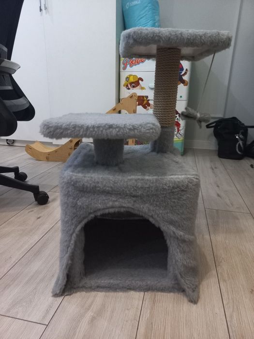 Кошкин дом с когтеточкой