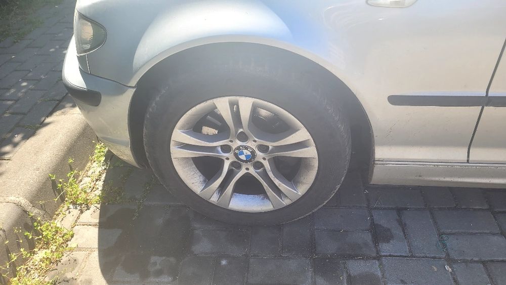 Vind bmw320 pentru piese in stare de funcționare!