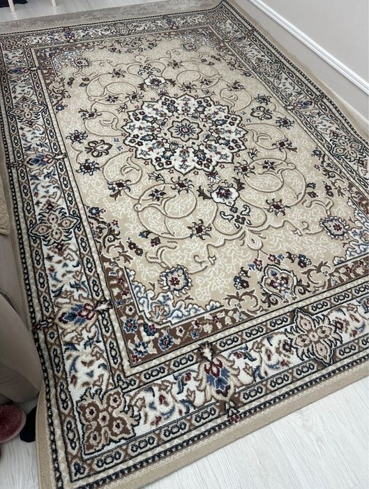 Продам ковер 2*3 дёшево