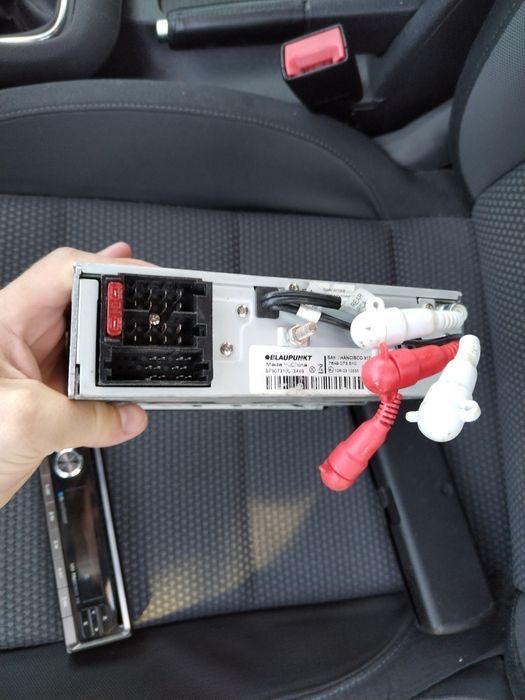 Casetofon Blaupunkt cu fata detasabila