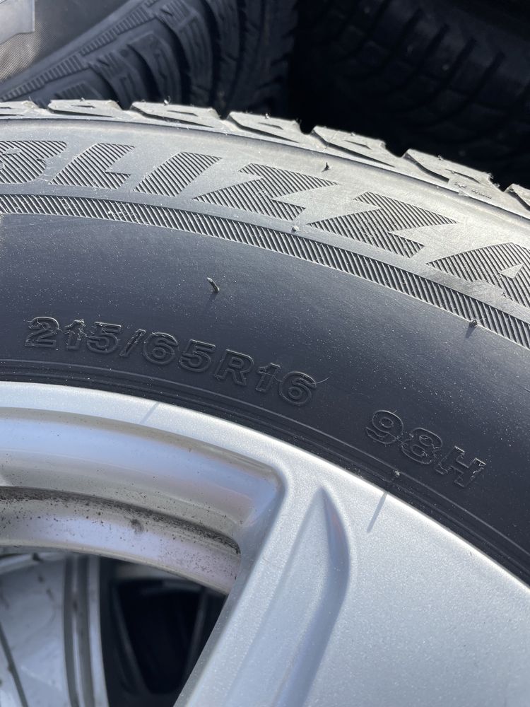 215/65/16 BRIDGESTONE 4бр. с джанти AUDI 5x112