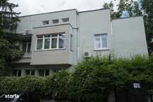 Vând apartament de 4 camere într-o vilă modernistă duplex -Unirii