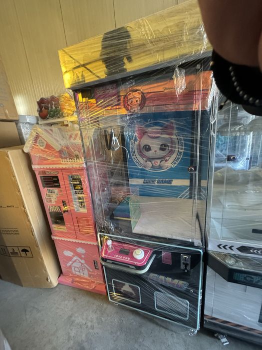 Кран за играчки чисто нов