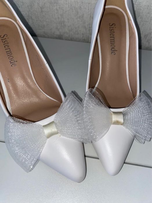 Продается туфли в отличном состоянии.