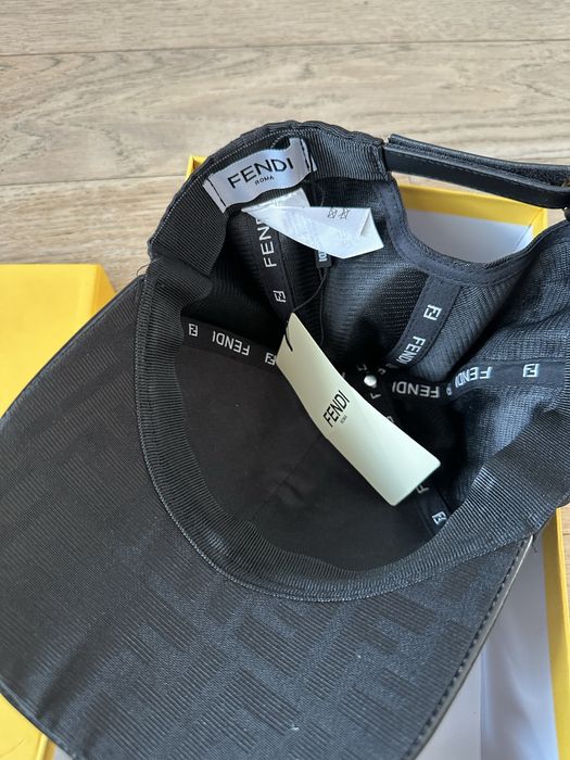 Чисто нови шапки на Fendi 2 принта