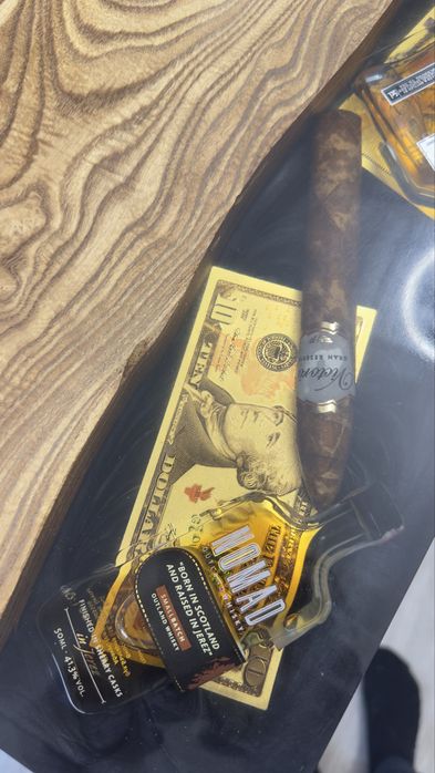 Поднос Епоксидна смола и дърво