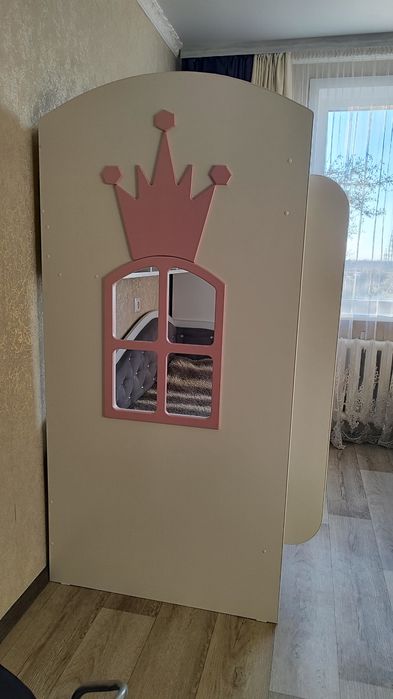 Продам двухъярусную кровать
