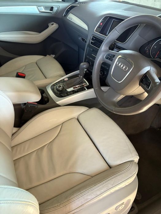 Vand Audi Q5 3.0 TDI 2009 VOLAN DREAPTA
