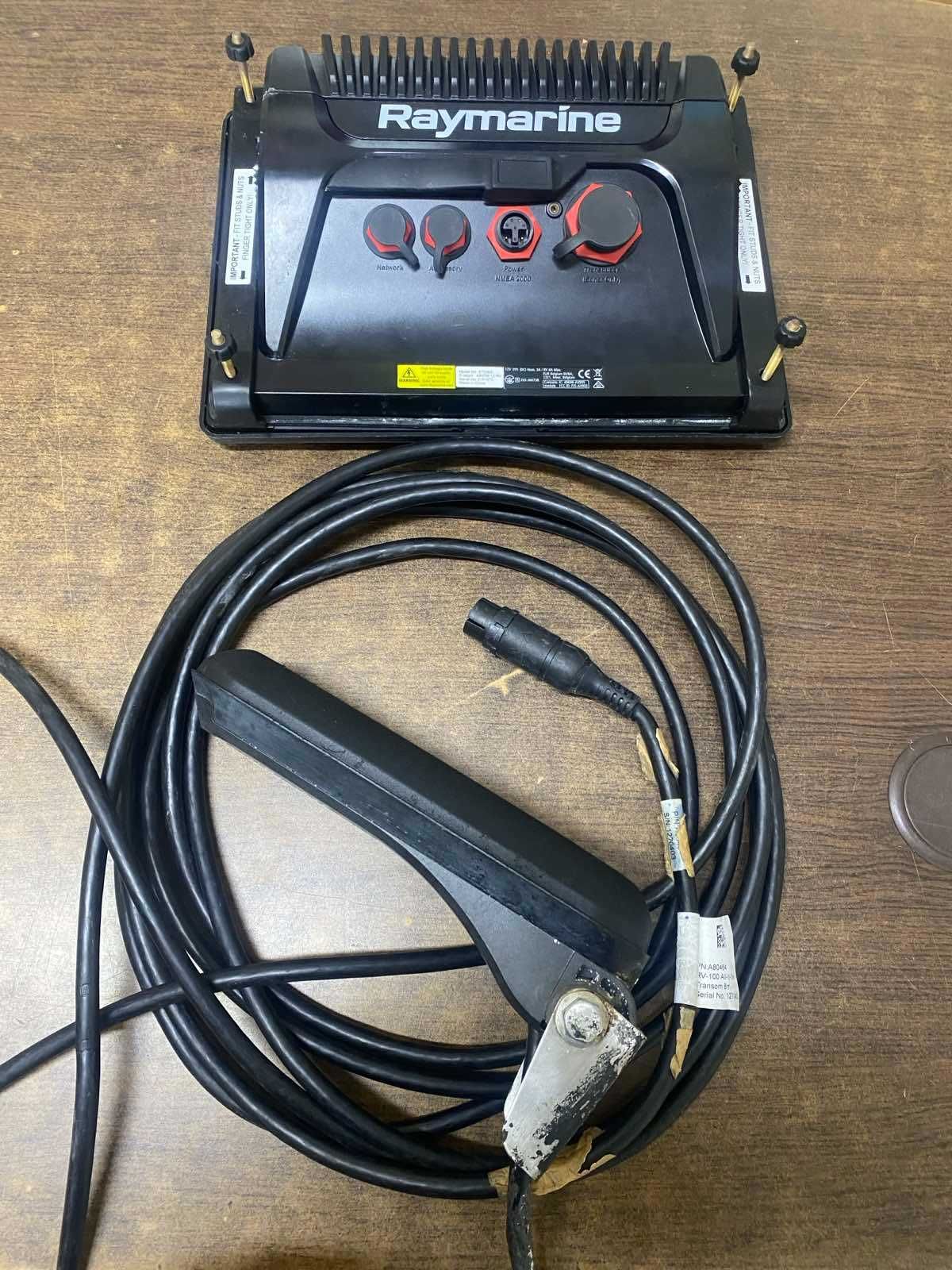 Сонар Raymarine Axiom 12 RV със сонда RV-100