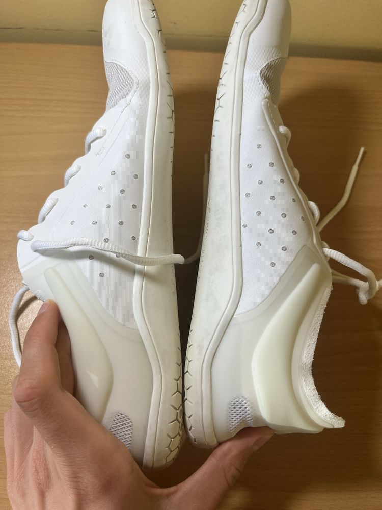 VIVOBAREFOOT – Primus Lite III Bright White. Боси обувки на Вива.
