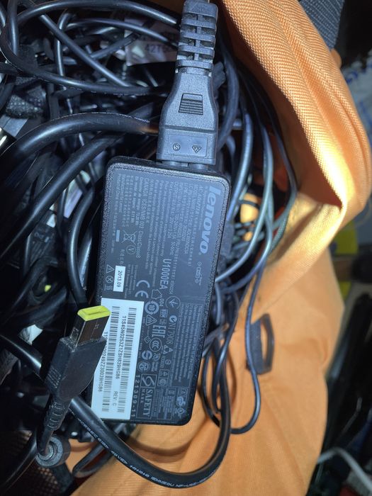 Vand incarcatoare laptop originale hp, dell, lenovo