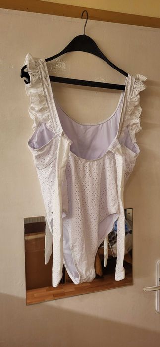 Чисто Нов Цял Бански