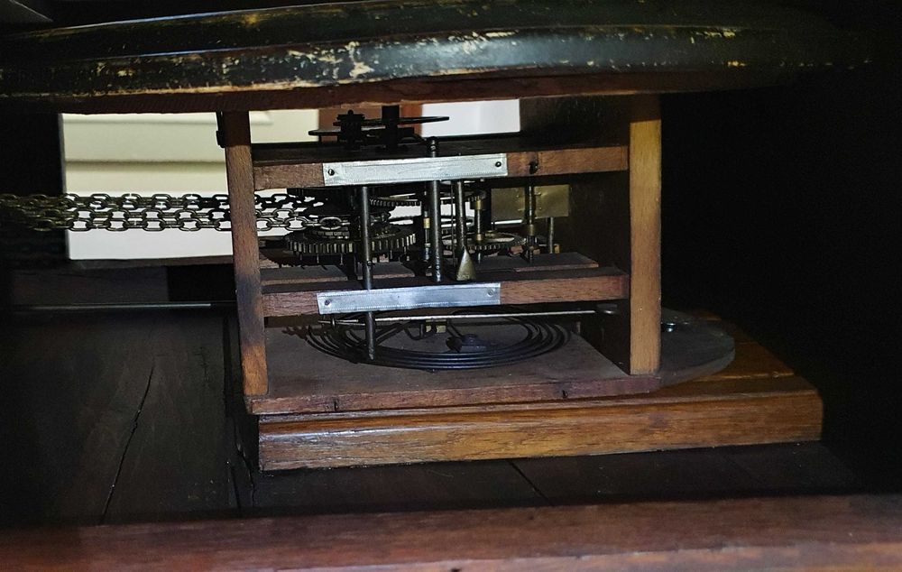 Ceas de podea cu pendul si 2 greutati anii 1800