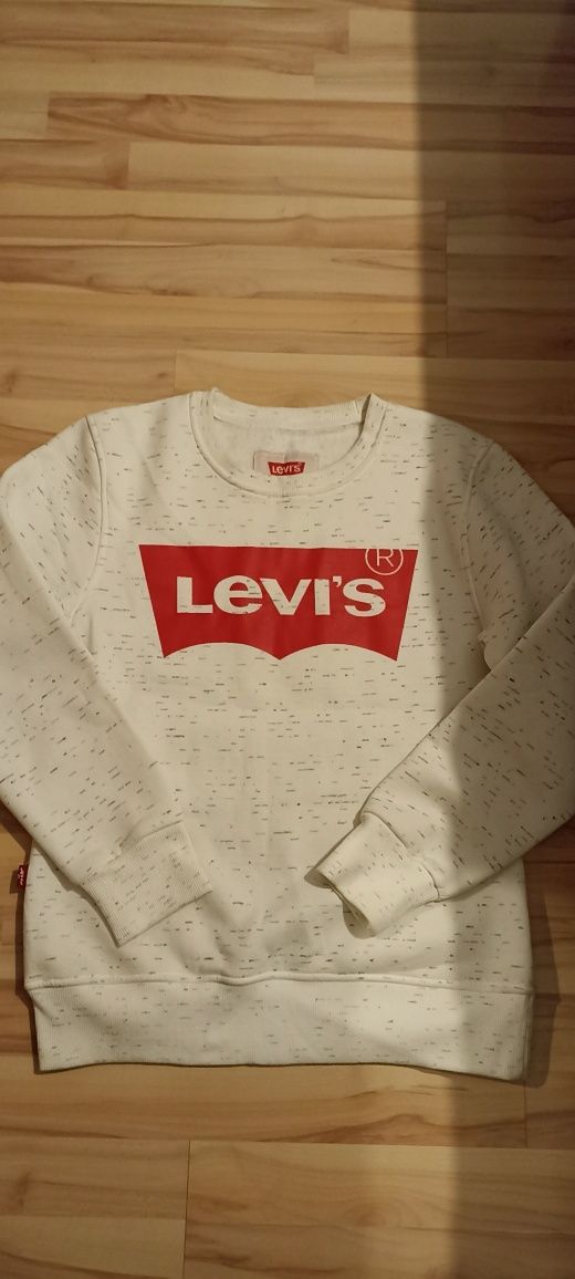 Суичъри Under armour, Levi's