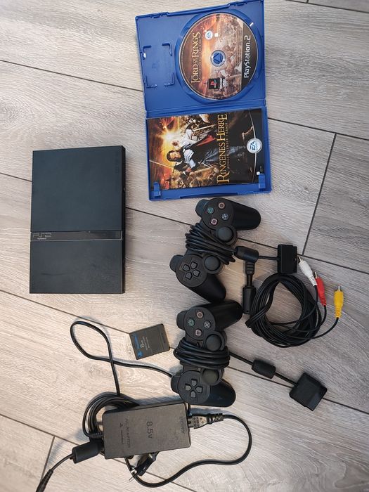Playstation 2 Slim impecabil + 2 controllere