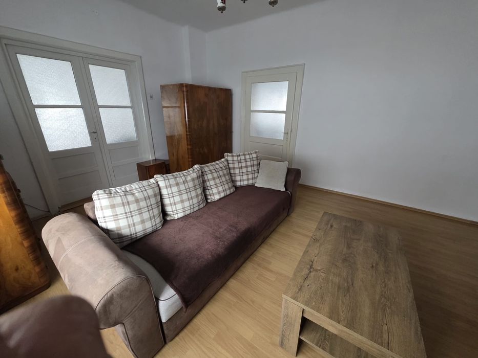 Apartament spațios la casa