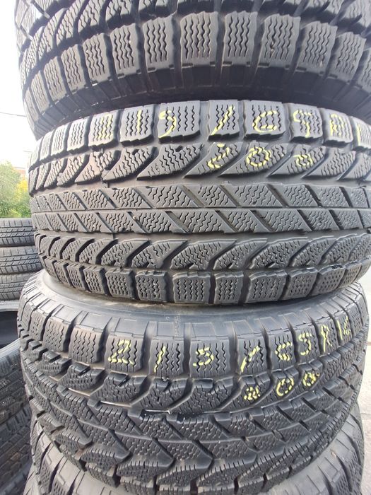 Vând 4 anvelope iarna 215/65r16 Bf Goodrich Montaj Gratuit