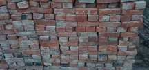 Продам б/у красный кирпич