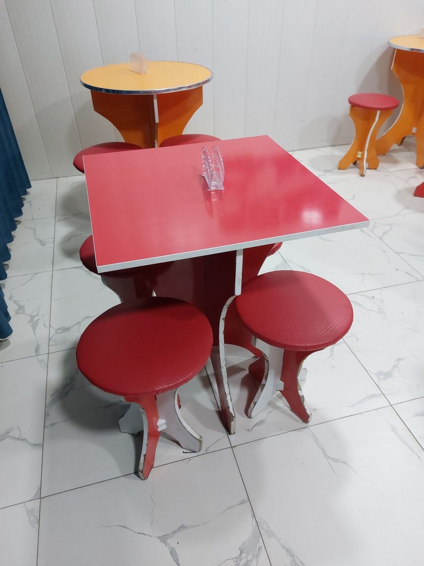 Stol stul sotiladi 6 kamplekt xotdok xona uchun, xolati yaxshi
