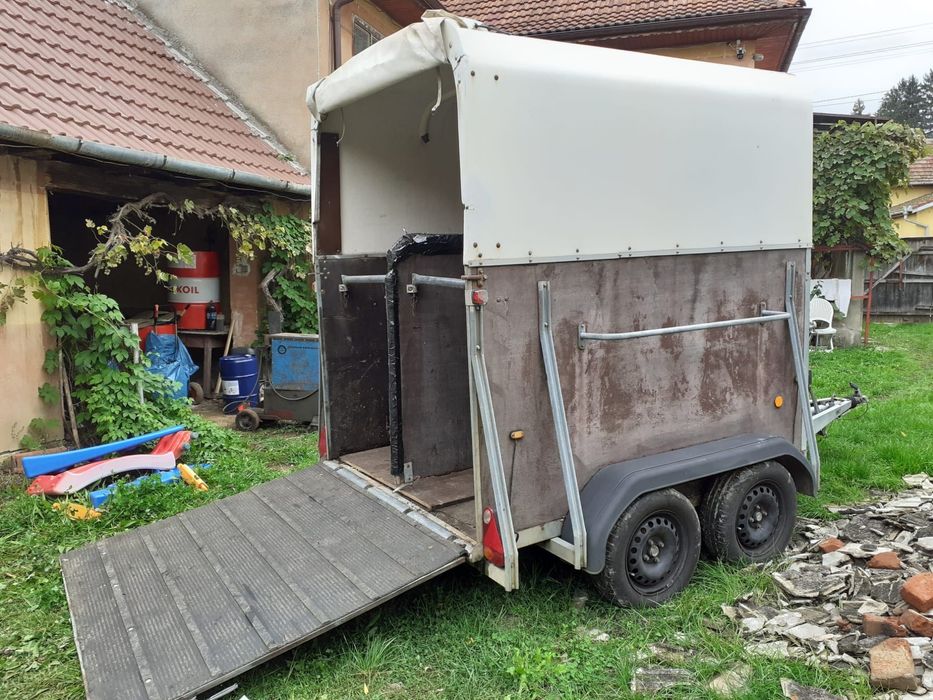 Remorcă de animale