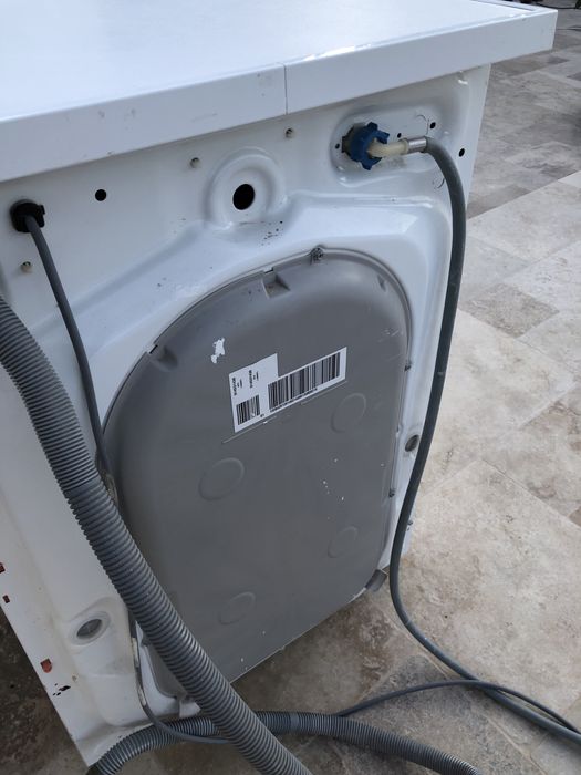 Masina de spalat si uscator de rufe AEG cu pompa de caldura