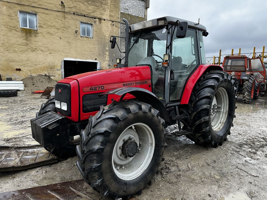 Dezmembrez Massey Ferguson 4260