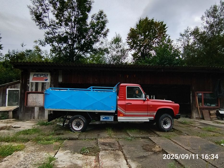 Vând ARO camioneta 320