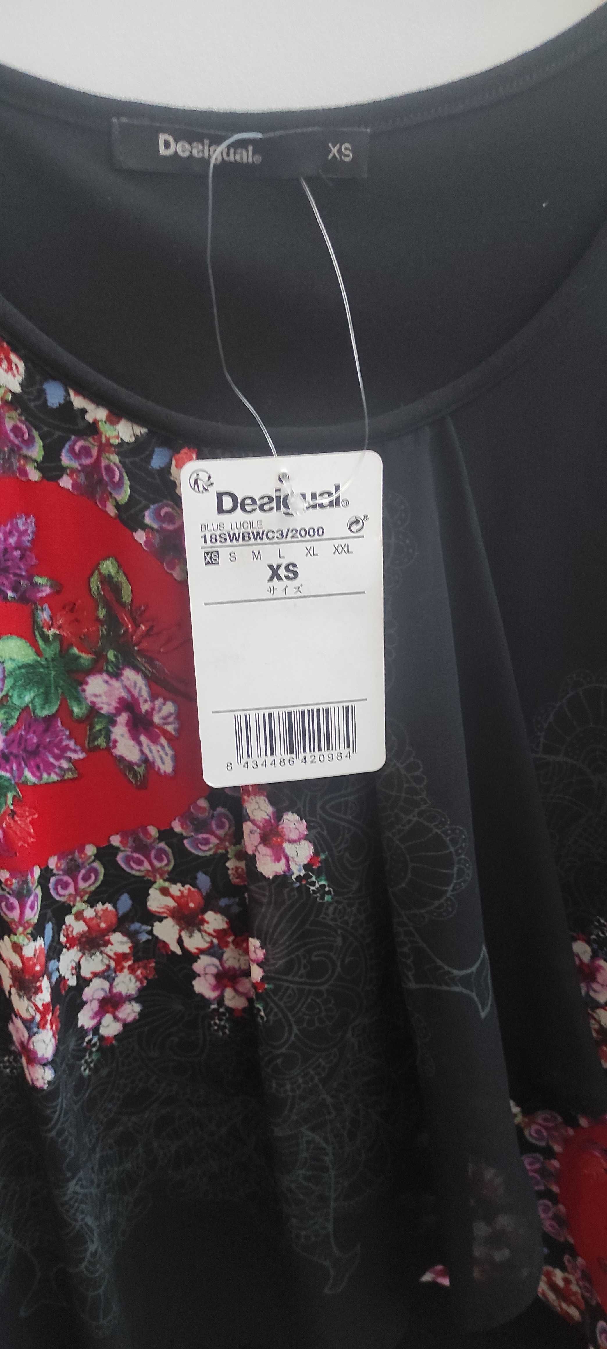 Топ  , потник на марката  Desigual  нов