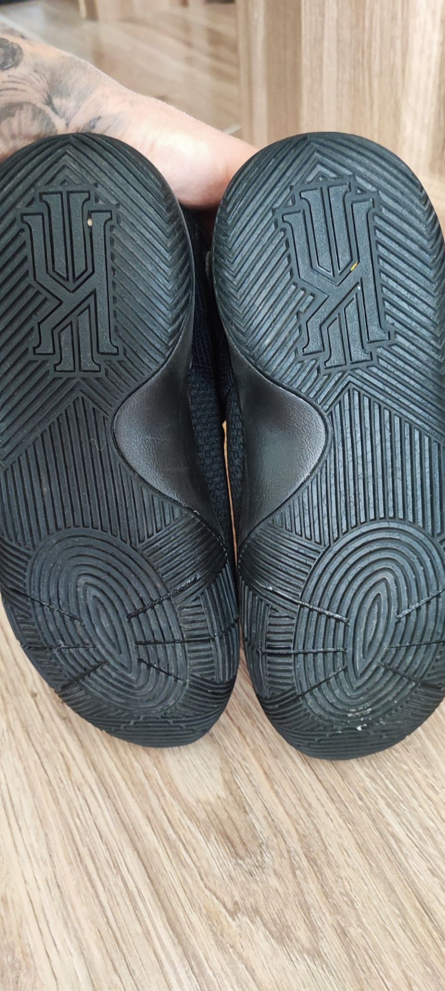 Мъжки маратонки Nike Kyrie 2 UKú EUR40
Triple Black