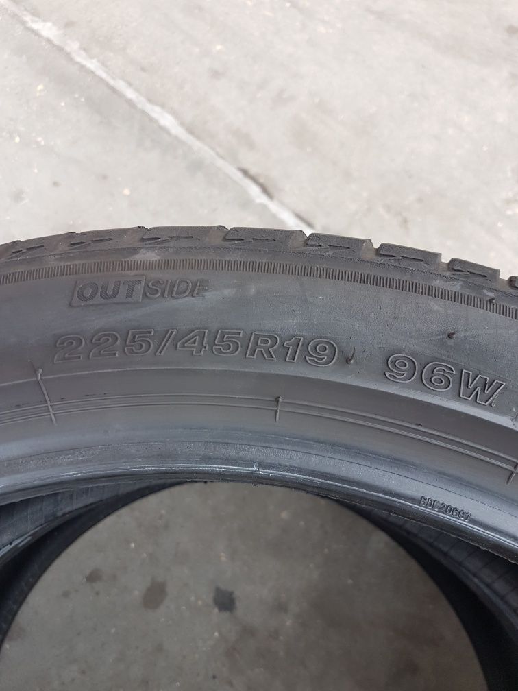 Летни гуми 2 броя BRIDGESTONE Turanza T005 225 45 R19 дот 0619