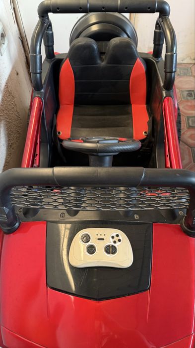 Детская электромашина с пультом управления