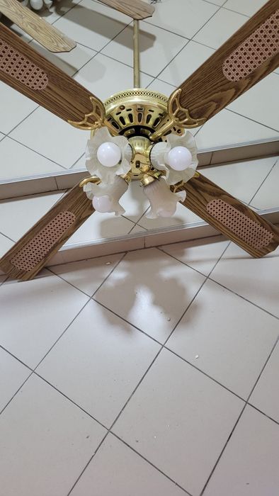 Ventilator tavan cu lumina LED