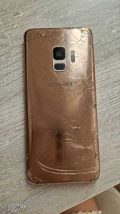 Samsung Galaxy S9 смартфон 64GB DUAL Sim, счупен дисплей и гръб