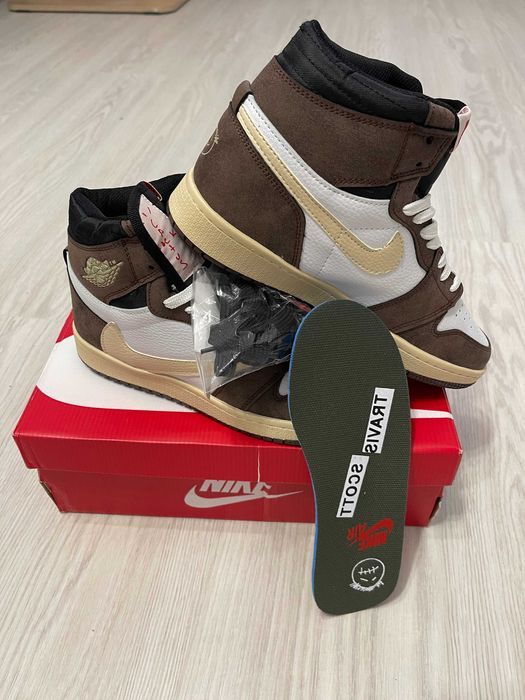 Adidasi Jordan 1 High Reverse Mocha × Travis Scott I PREMIUM NOI