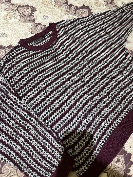 Свитер бордовый в полоску