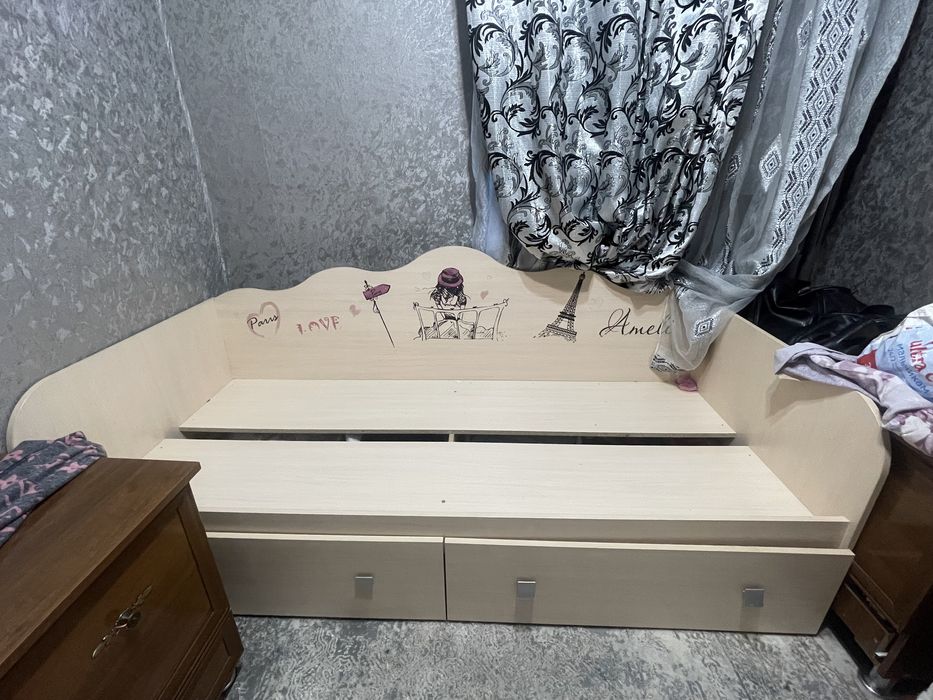 Односпальная кровать