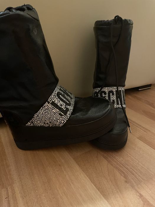 Ghete iarna Love Moschino