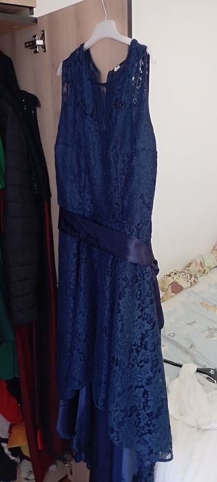 Rochiță din dantela cu trena