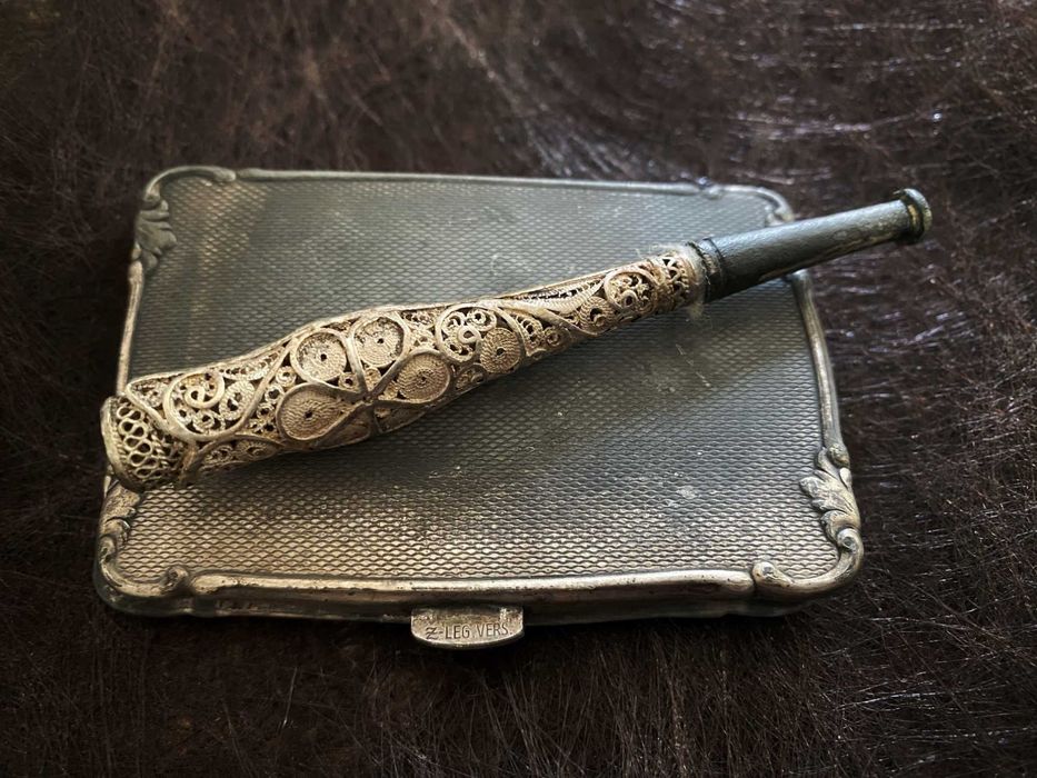 Табакерата и Цигарето на Адриана Будевска от Арж. период  1939/40 г.