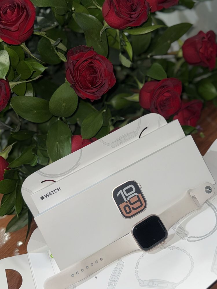 Iwatch 10 42mm пудровый свет почти новый и очен красивый