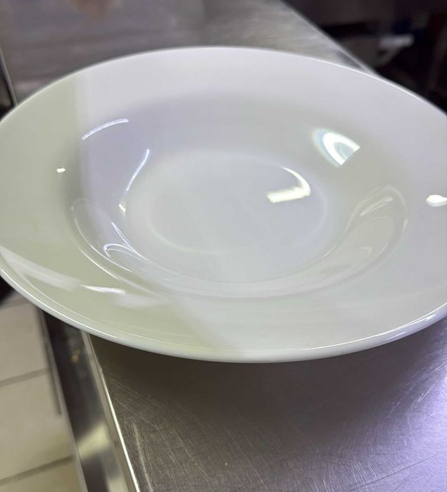 Продам посуду. Большие тарелки для основного блюда, салатов.