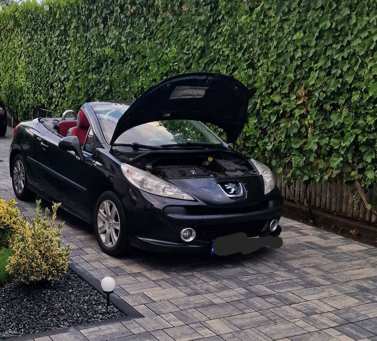 Vând Peugeot 207 CC